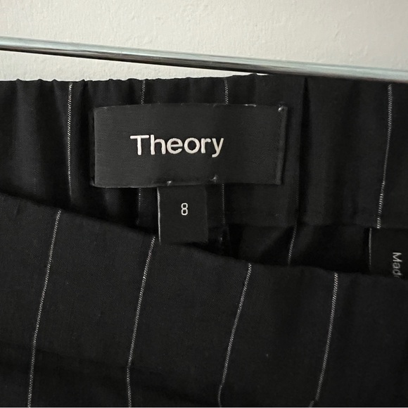 Theory Navy Slim Pinstripe Linen Pull-On Cropped Pants in Size US 8 - Picture 3 of 4